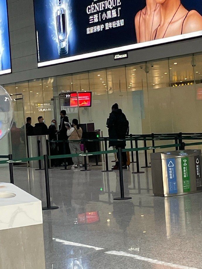 第100分钟，水晶宫右路定位球开到禁区安德森头球被阿利森神勇扑出。